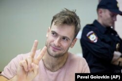 Петр Верзилов в суде