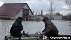 Оралдағы су тасқыны. Батыс Қазақстан, 13 сәуір 2011 жыл. (Көрнекі сурет)