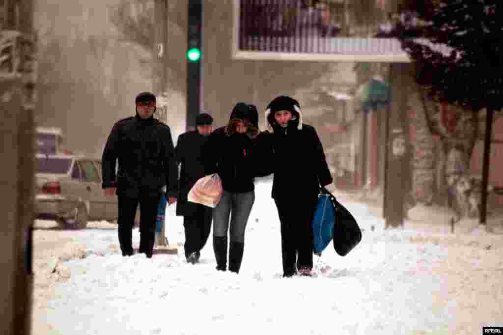 Qarlı Bakıdan mənzərələr #9