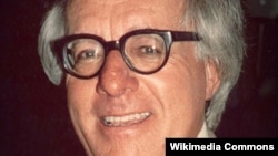 Məşhur yazıçı Ray Bradbury