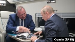 Путин и Рогозин летят на космодром Восточный. 2021