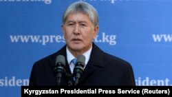 Алмазбек Атамбаев, Қырғызстан президенті. Бішкек, 15 қазан 2017 жыл.